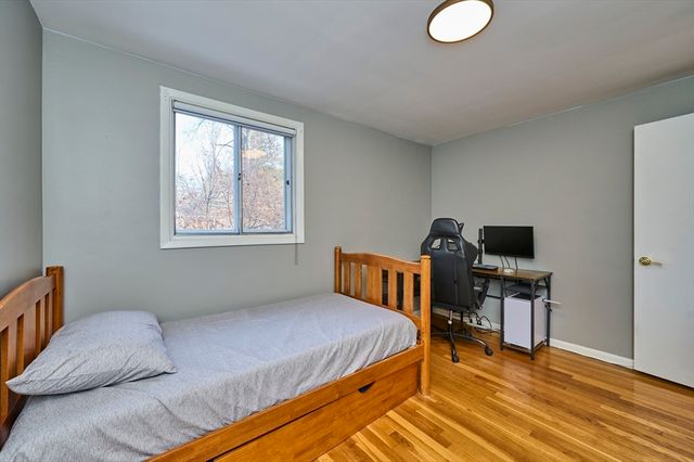 8 Waveney Rd, Framingham, MA 01701