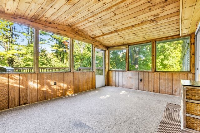 8 Waveney Rd, Framingham, MA 01701