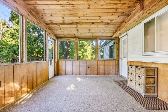 8 Waveney Rd, Framingham, MA 01701