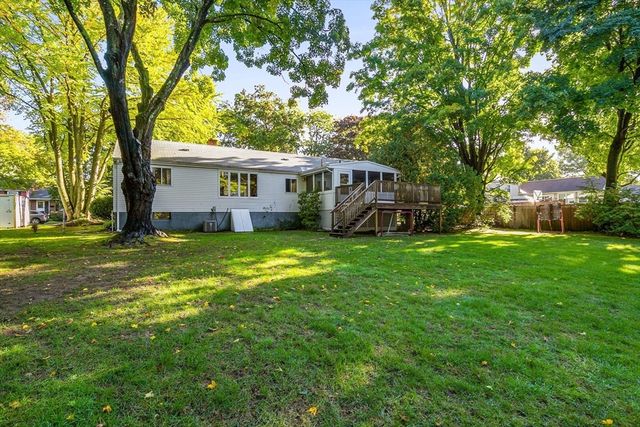 8 Waveney Rd, Framingham, MA 01701