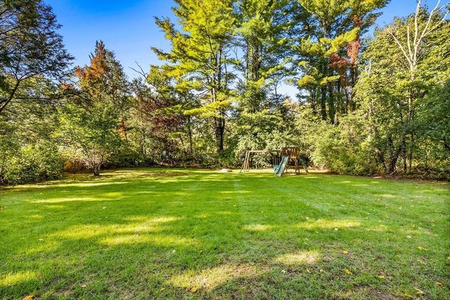 8 Waveney Rd, Framingham, MA 01701