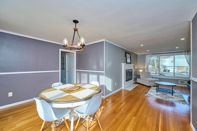 8 Waveney Rd, Framingham, MA 01701