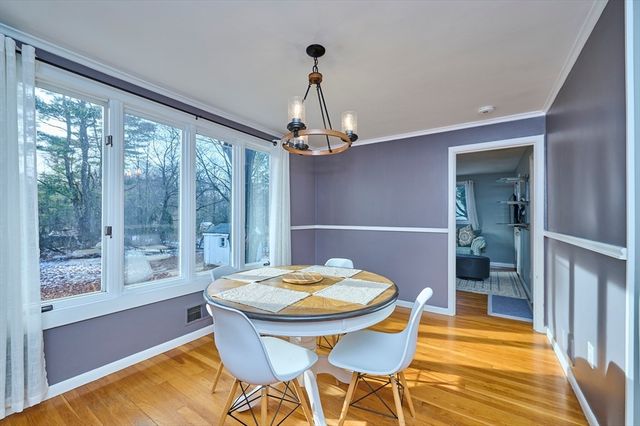 8 Waveney Rd, Framingham, MA 01701