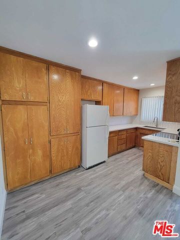 14525 Albers Street, Sherman Oaks (los Angeles), CA 91411