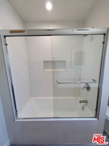 14525 Albers Street, Sherman Oaks (los Angeles), CA 91411