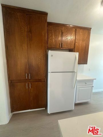 14525 Albers Street, Sherman Oaks (los Angeles), CA 91411