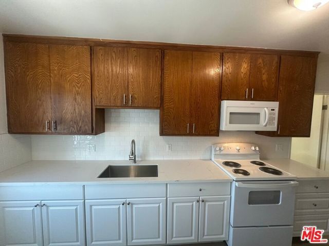 14525 Albers Street, Sherman Oaks (los Angeles), CA 91411