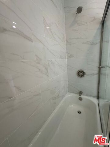 14525 Albers Street, Sherman Oaks (los Angeles), CA 91411