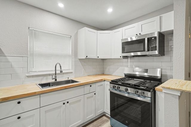 422 Waco N, League City, TX 77573
