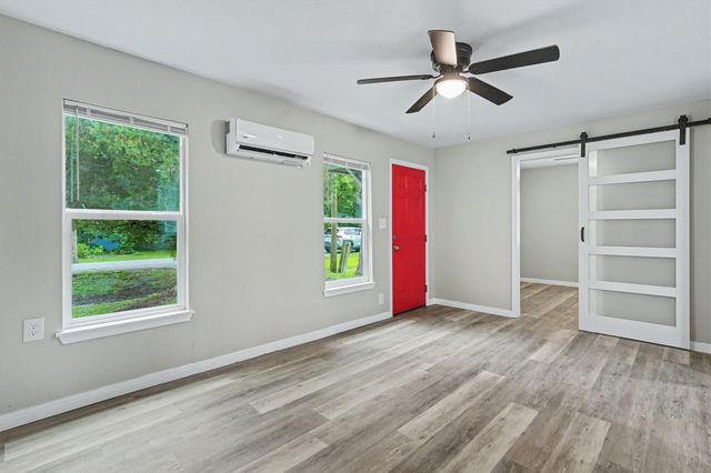 422 Waco N, League City, TX 77573