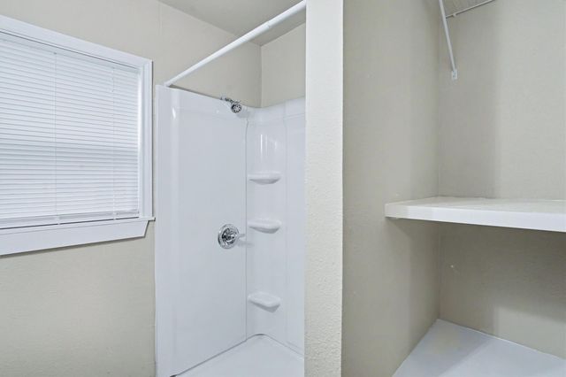 422 Waco N, League City, TX 77573