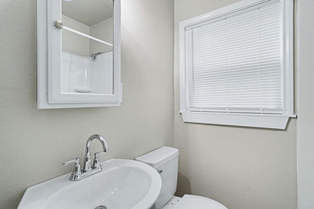 422 Waco N, League City, TX 77573
