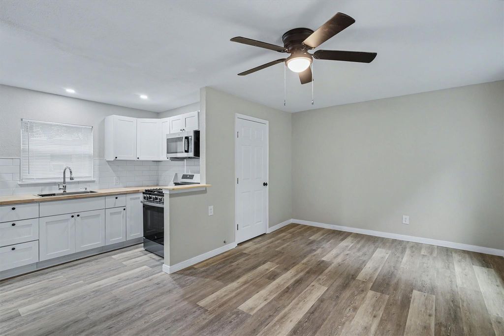 422 Waco N, League City, TX 77573