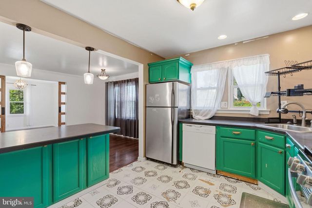 327 4TH AVE, Glendora, NJ 08029