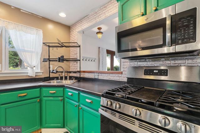 327 4TH AVE, Glendora, NJ 08029