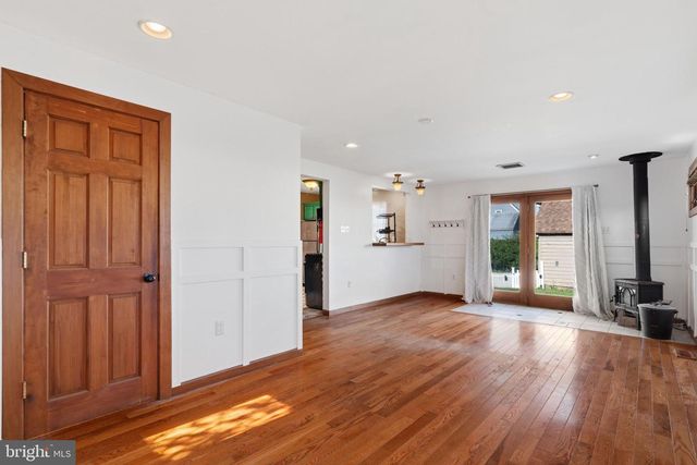327 4TH AVE, Glendora, NJ 08029