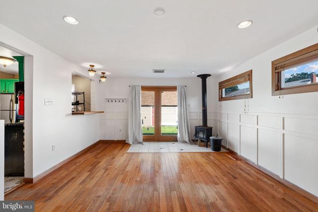 327 4TH AVE, Glendora, NJ 08029