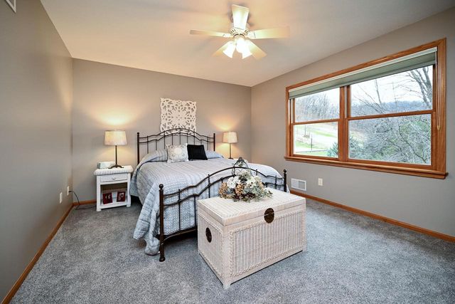 56 Rivers Oak COURT, Winona, MN 55987