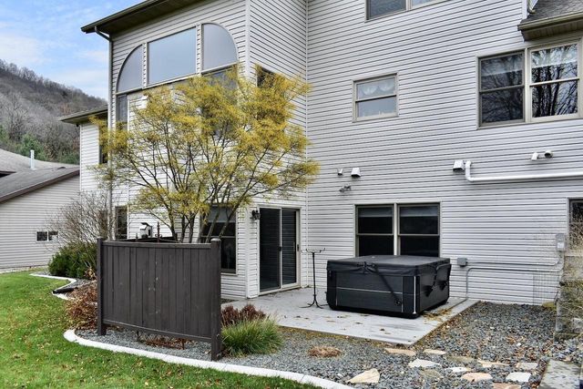 56 Rivers Oak COURT, Winona, MN 55987