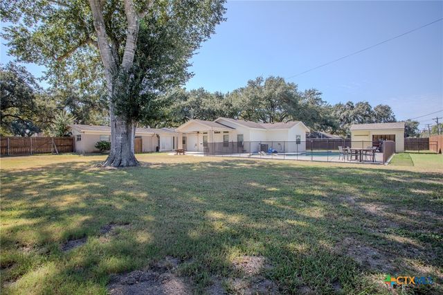 206 Yucca Drive, Victoria, TX 77904