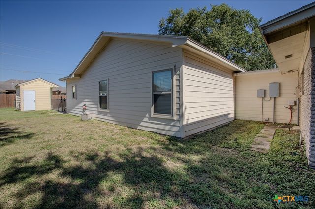 206 Yucca Drive, Victoria, TX 77904