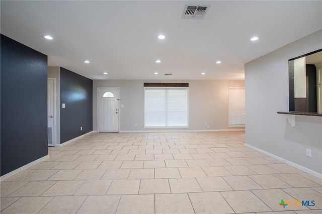 206 Yucca Drive, Victoria, TX 77904