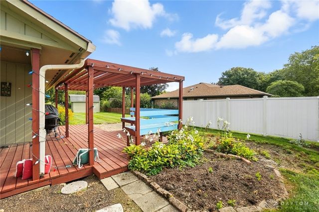 6940 Bejay Drive, Tipp City, OH 45371