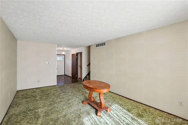 6940 Bejay Drive, Tipp City, OH 45371