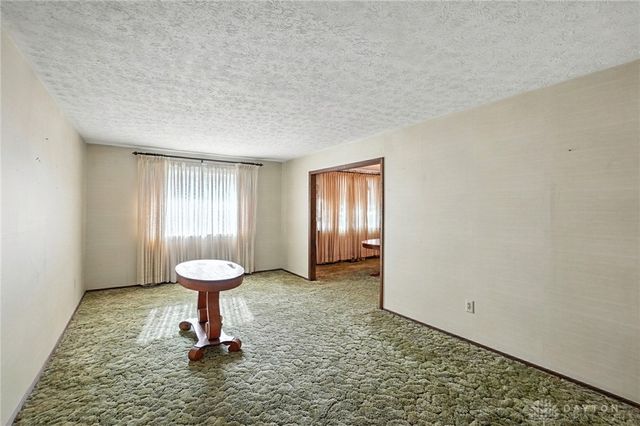6940 Bejay Drive, Tipp City, OH 45371