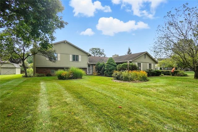 6940 Bejay Drive, Tipp City, OH 45371