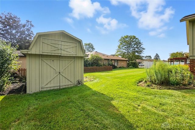 6940 Bejay Drive, Tipp City, OH 45371