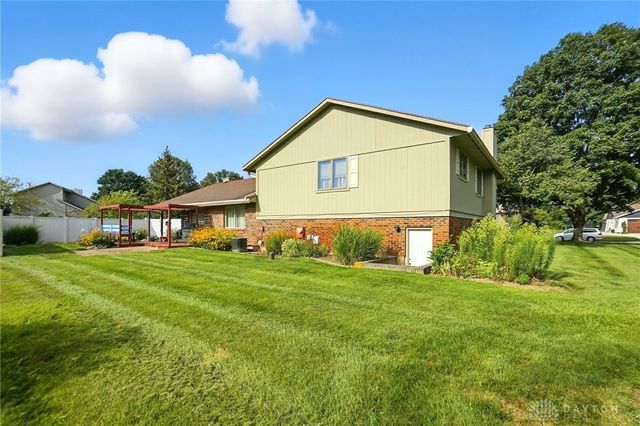 6940 Bejay Drive, Tipp City, OH 45371