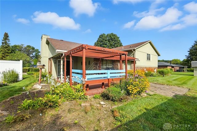 6940 Bejay Drive, Tipp City, OH 45371