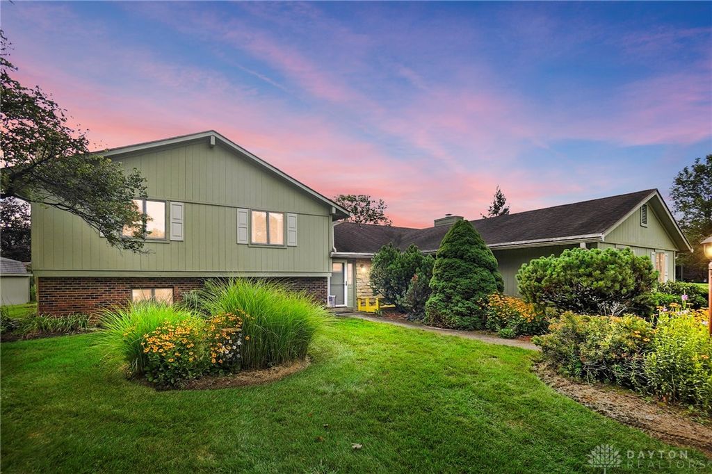 6940 Bejay Drive, Tipp City, OH 45371