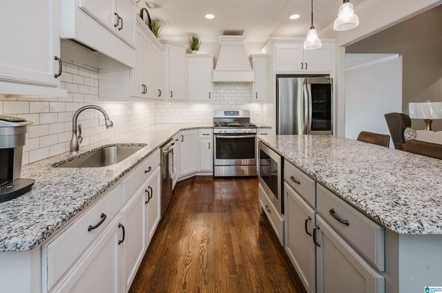 801 GREY OAKS COVE, Pelham, AL 35124