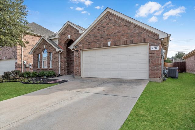 4712 Daisy Leaf Drive, Fort Worth, TX 76244