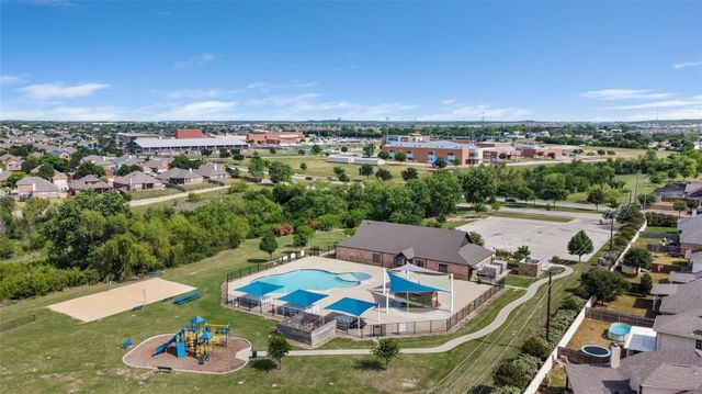 4712 Daisy Leaf Drive, Fort Worth, TX 76244