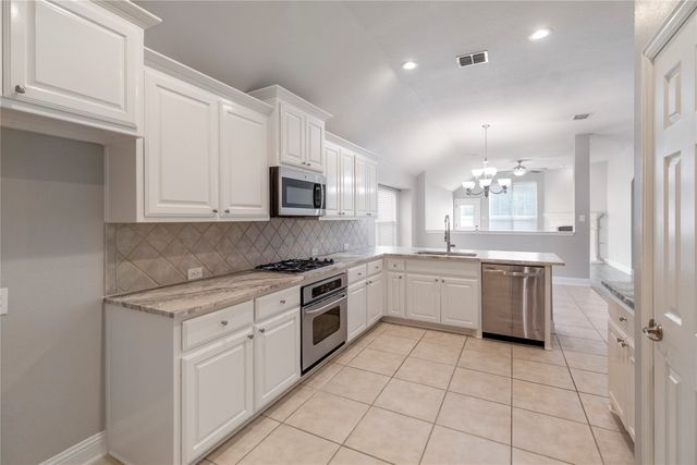 4712 Daisy Leaf Drive, Fort Worth, TX 76244