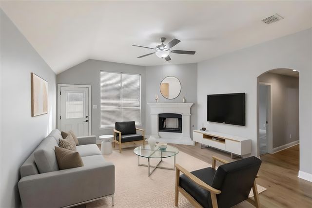 4712 Daisy Leaf Drive, Fort Worth, TX 76244