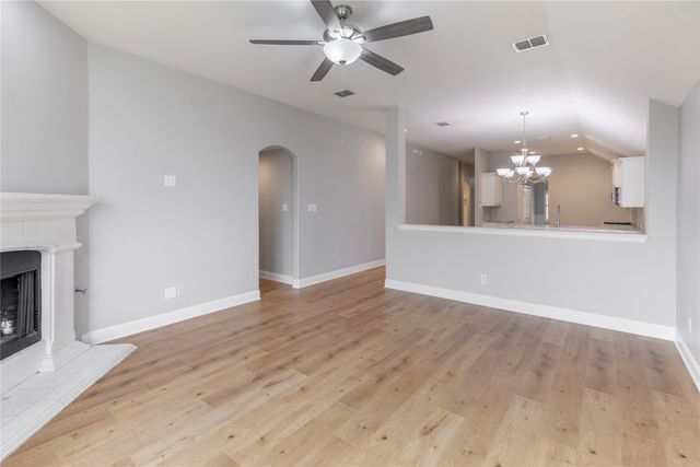 4712 Daisy Leaf Drive, Fort Worth, TX 76244