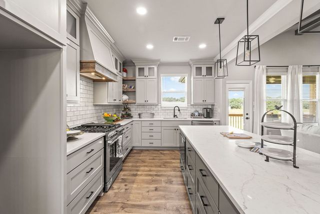 7829 Teton Trail Avenue, Springdale, AR 72762