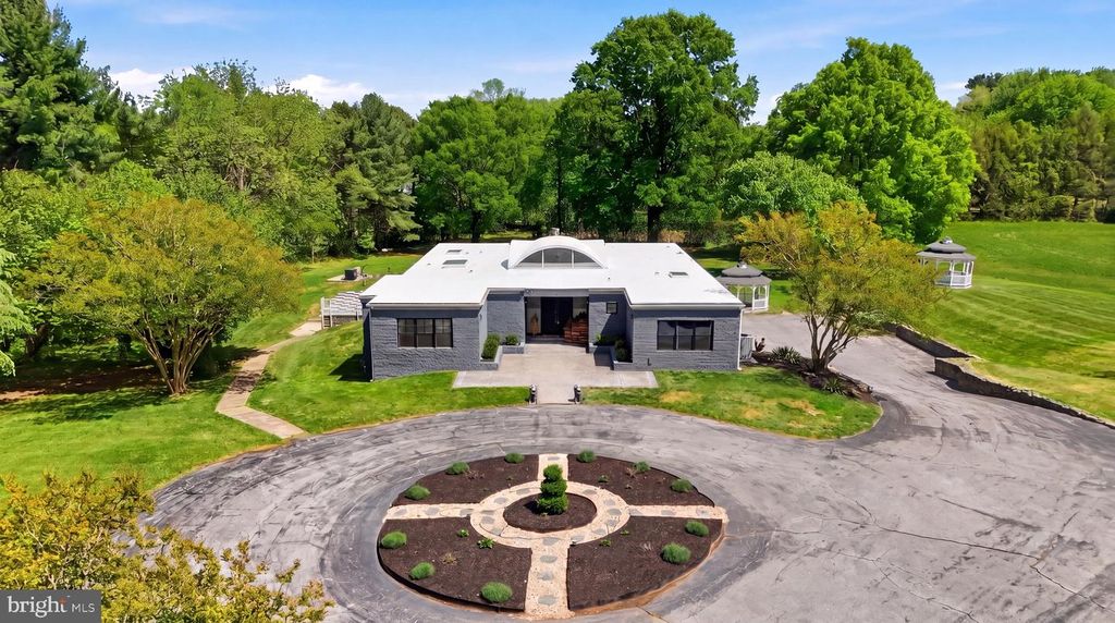 Image 2 of property listing at 2919 DAVIDSONVILLE RD, Davidsonville, MD 21035