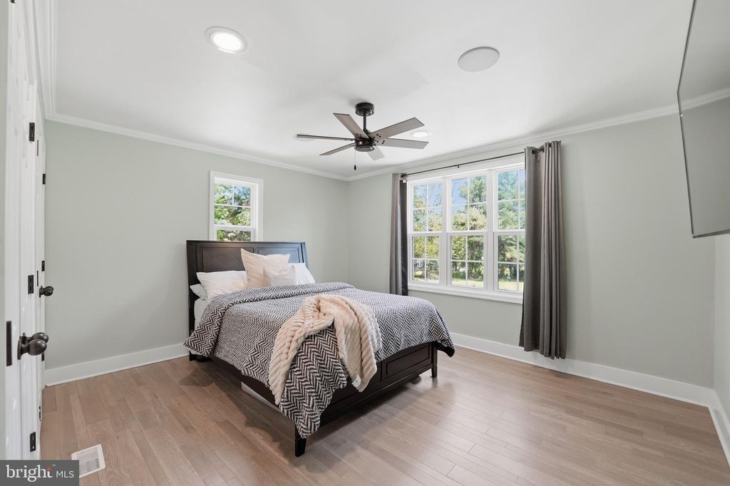 Image 27 of property listing at 2919 DAVIDSONVILLE RD, Davidsonville, MD 21035