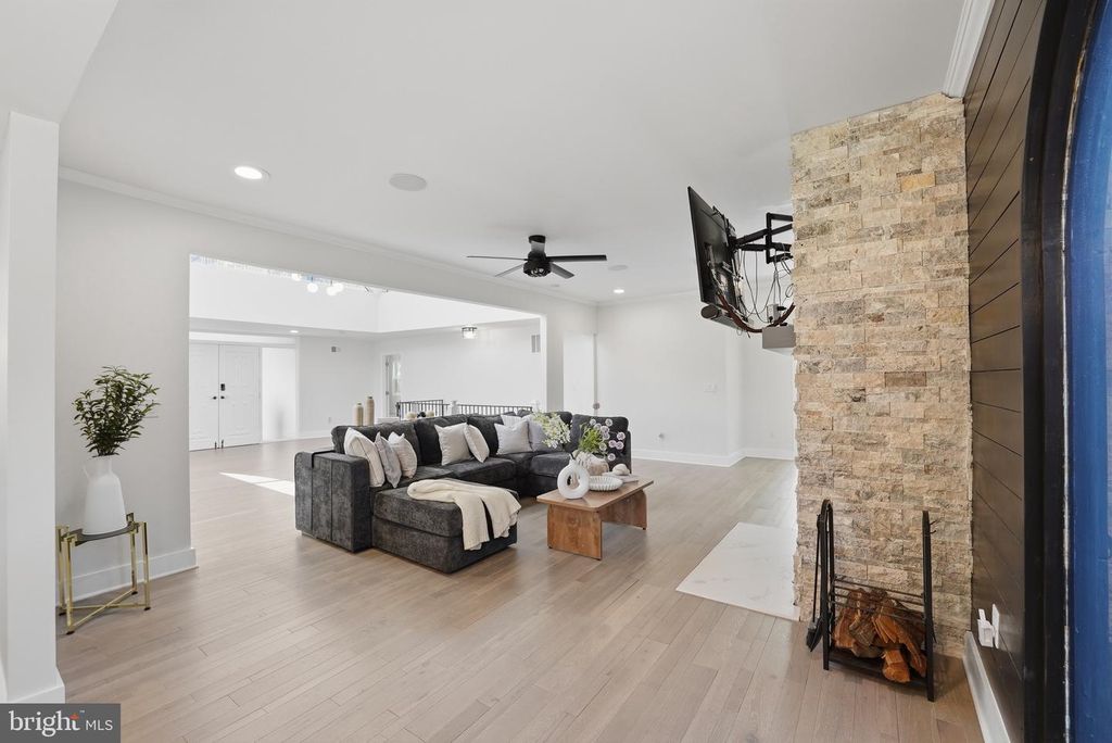 Image 5 of property listing at 2919 DAVIDSONVILLE RD, Davidsonville, MD 21035