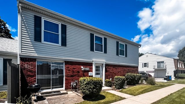 2203 CARDINAL Court 2203, Schaumburg, IL 60194