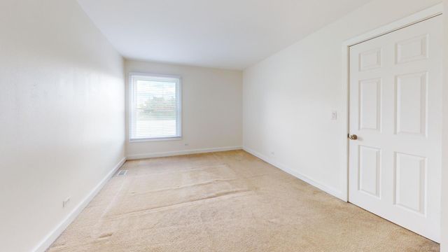 2203 CARDINAL Court 2203, Schaumburg, IL 60194