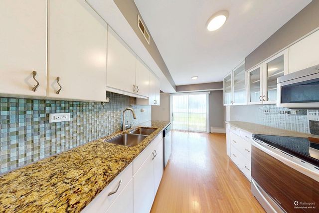 2203 CARDINAL Court 2203, Schaumburg, IL 60194