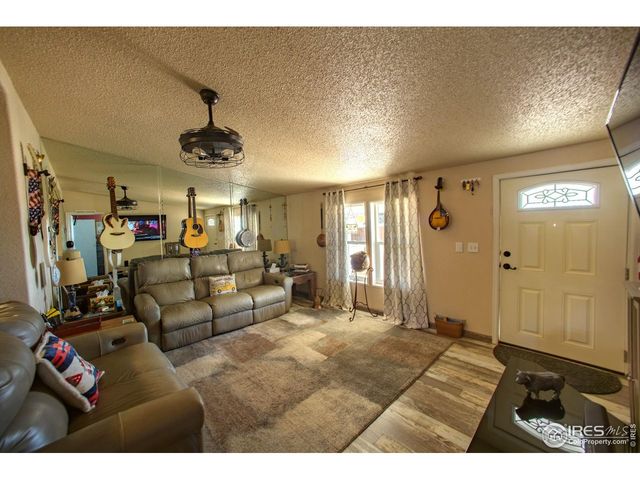 34 Arapaho Cir, Weldona, CO 80653