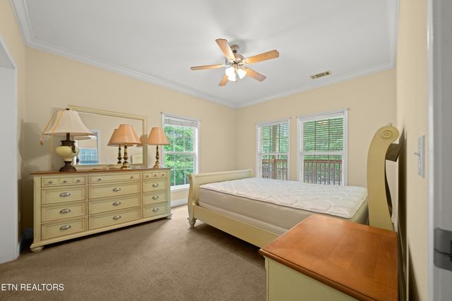 359 E Cove Rd, Monterey, TN 38574