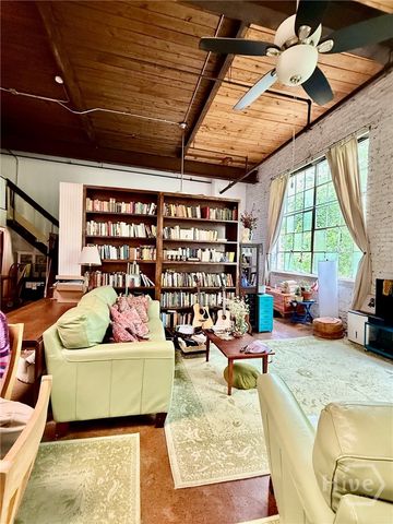 585 White Circle 504, Athens, GA 30605